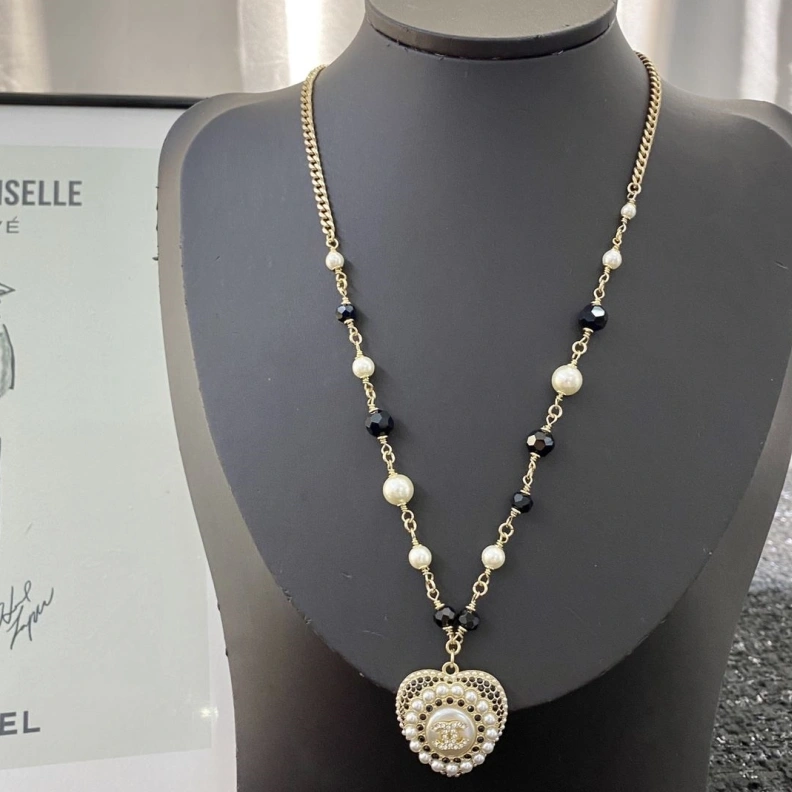 EyeCatching Chxnxl Necklaces 285290