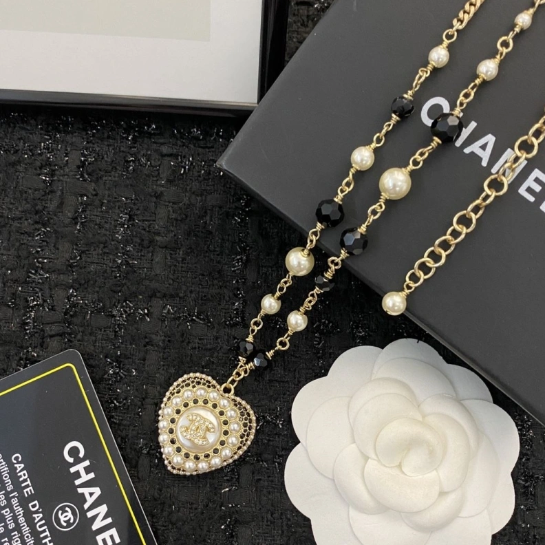 EyeCatching Chxnxl Necklaces 285290