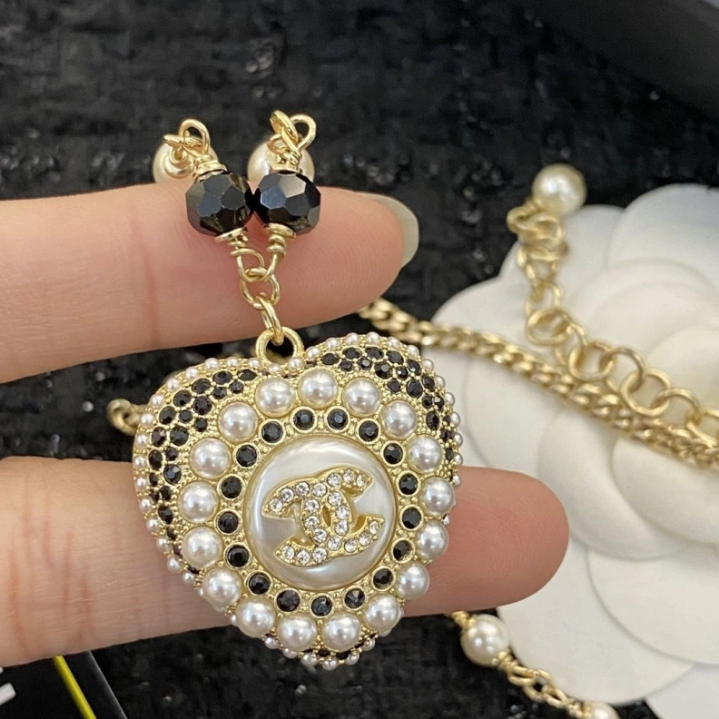 EyeCatching Chxnxl Necklaces 285290