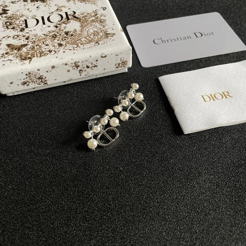 Christian Dxxr Earrings ModernLook 294157