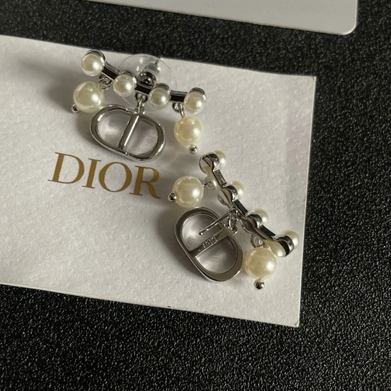 Christian Dxxr Earrings ModernLook 294157