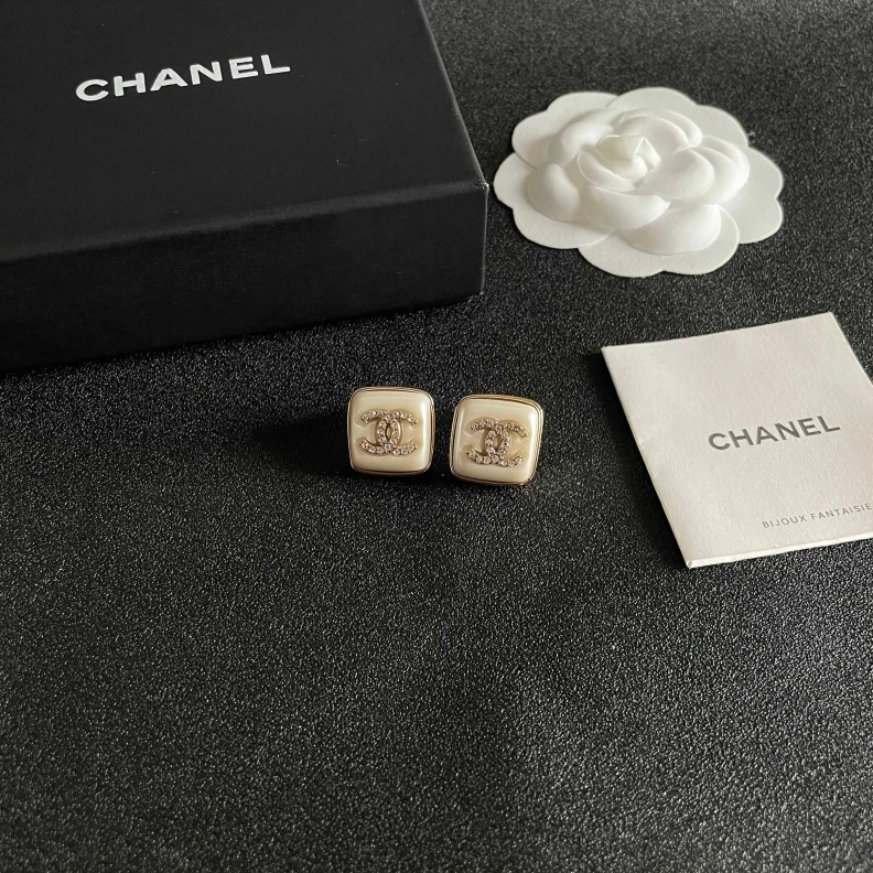 Minimalist Chxnxl Earrings 285648