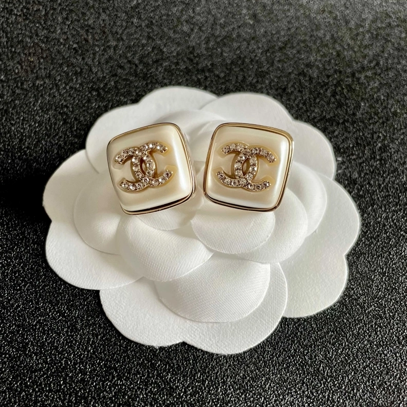 Minimalist Chxnxl Earrings 285648