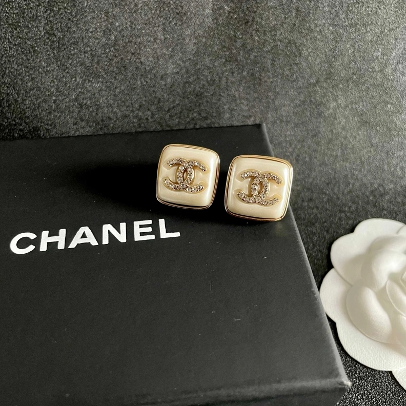 Minimalist Chxnxl Earrings 285648