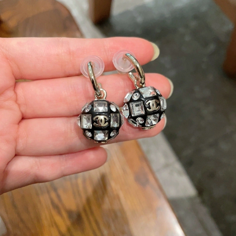 Comfortable Chxnxl Earrings 285647