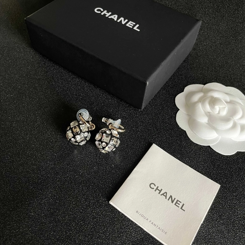 Comfortable Chxnxl Earrings 285647
