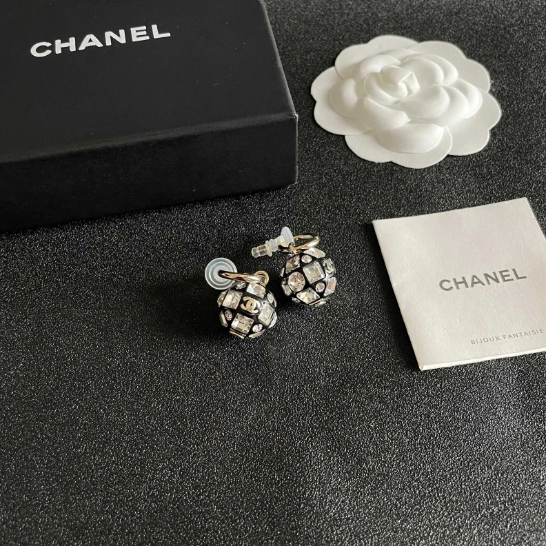 Comfortable Chxnxl Earrings 285647