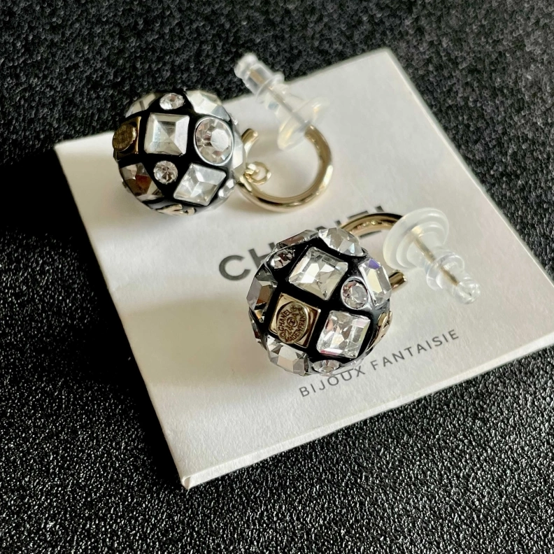 Comfortable Chxnxl Earrings 285647