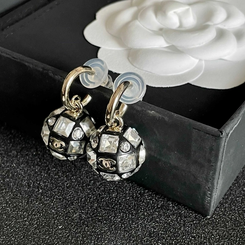 Comfortable Chxnxl Earrings 285647
