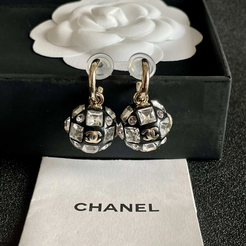 Comfortable Chxnxl Earrings 285647