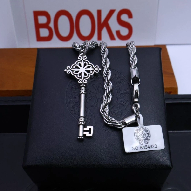WellDesigned Chrxmx Hxxrts Necklaces 296716