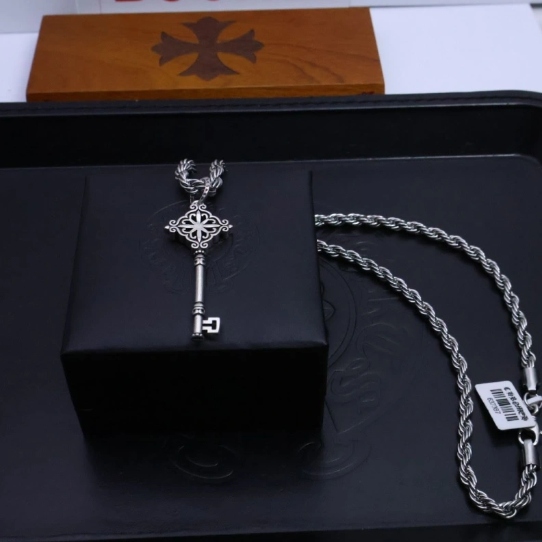 WellDesigned Chrxmx Hxxrts Necklaces 296716