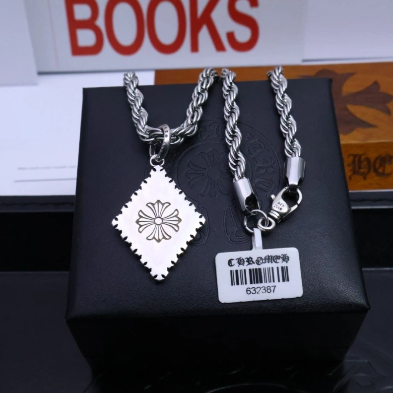 Stylish Chrxmx Hxxrts Necklaces 296713