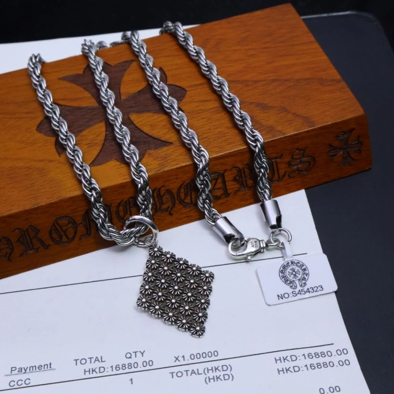 Stylish Chrxmx Hxxrts Necklaces 296713
