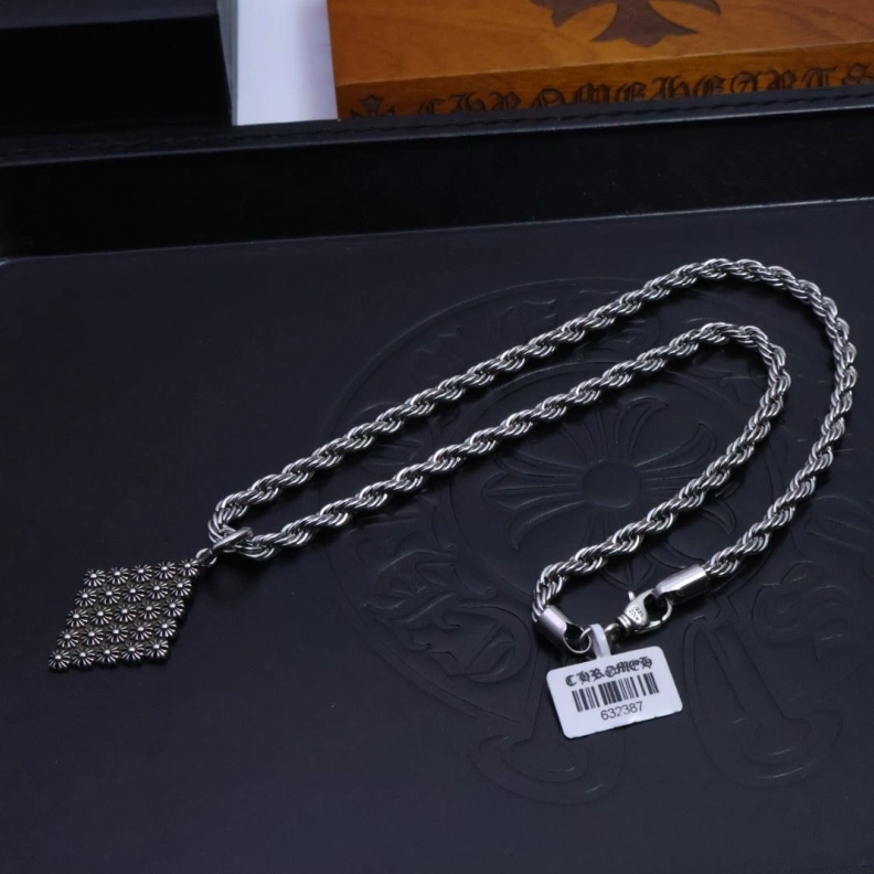 Stylish Chrxmx Hxxrts Necklaces 296713