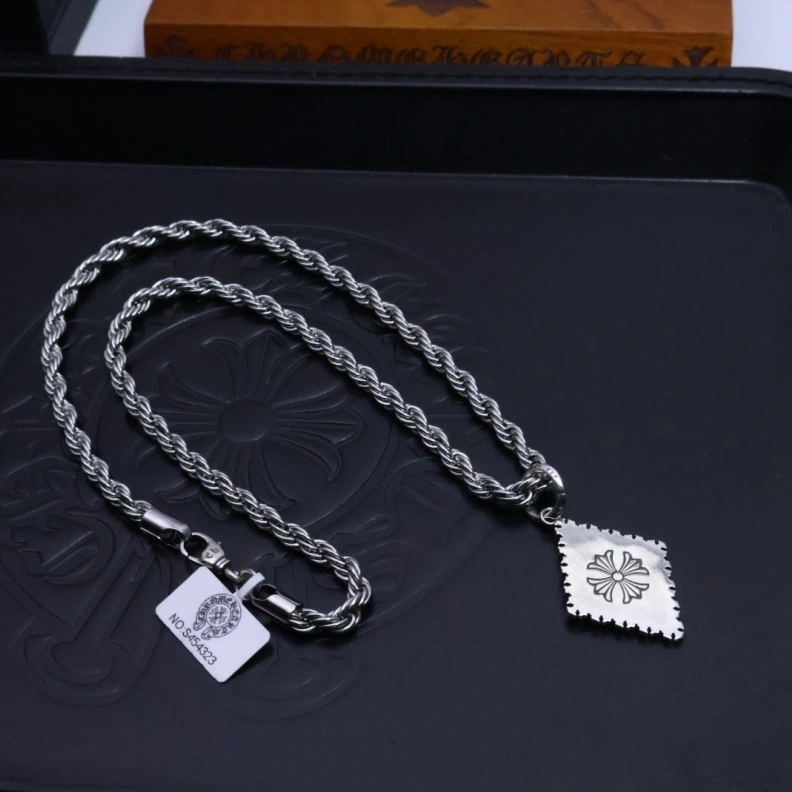 Stylish Chrxmx Hxxrts Necklaces 296713