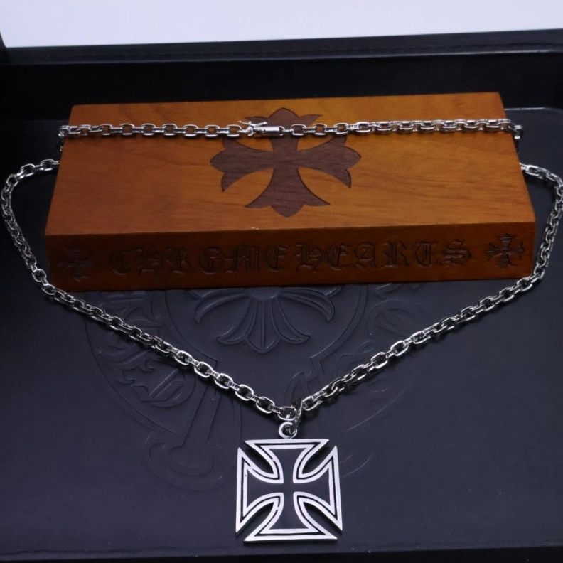 Bright Chrxmx Hxxrts Necklaces 296703