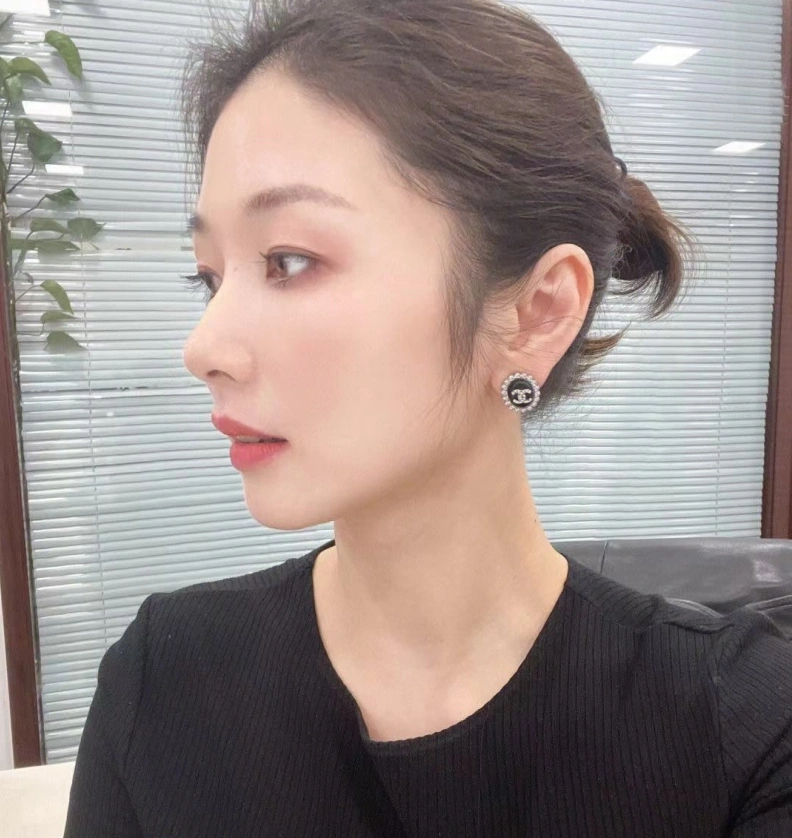 Soft Chxnxl Earrings 285634