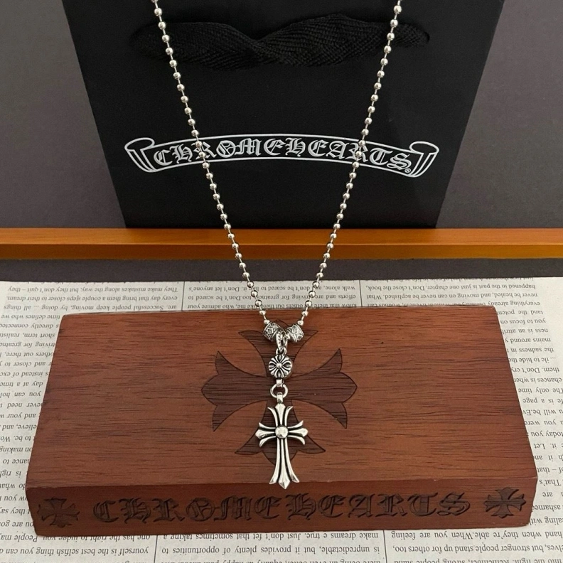WellDesigned Chrxmx Hxxrts Necklaces 296680