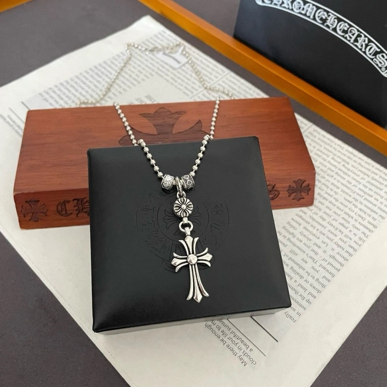 WellDesigned Chrxmx Hxxrts Necklaces 296680