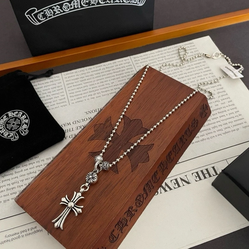 WellDesigned Chrxmx Hxxrts Necklaces 296680