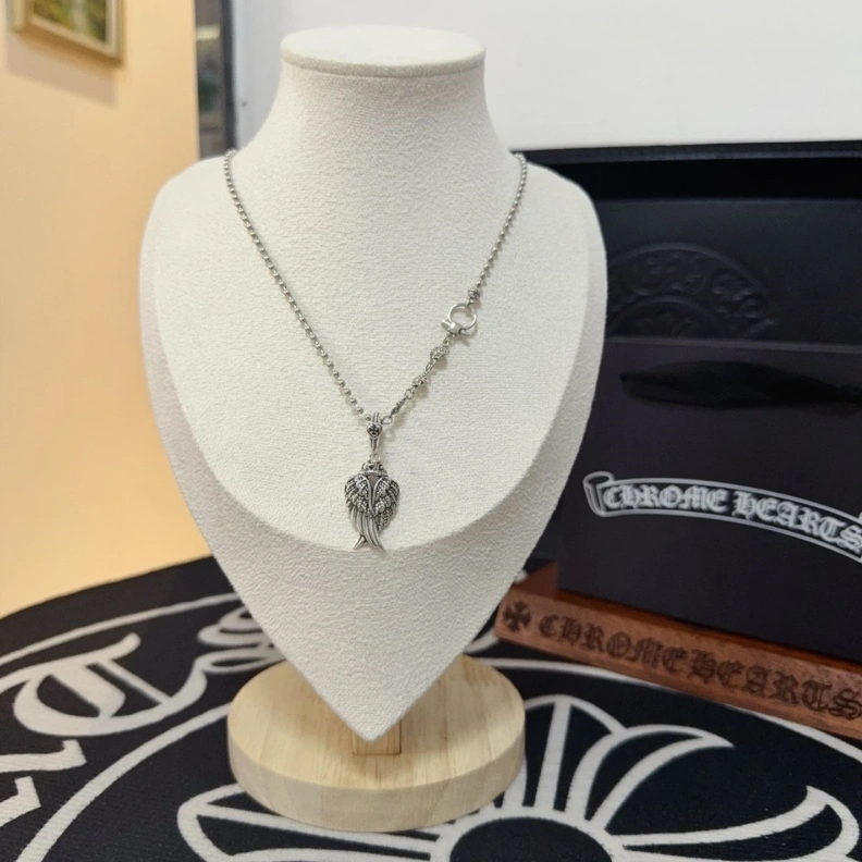 ModernLook Chrxmx Hxxrts Necklaces 296679