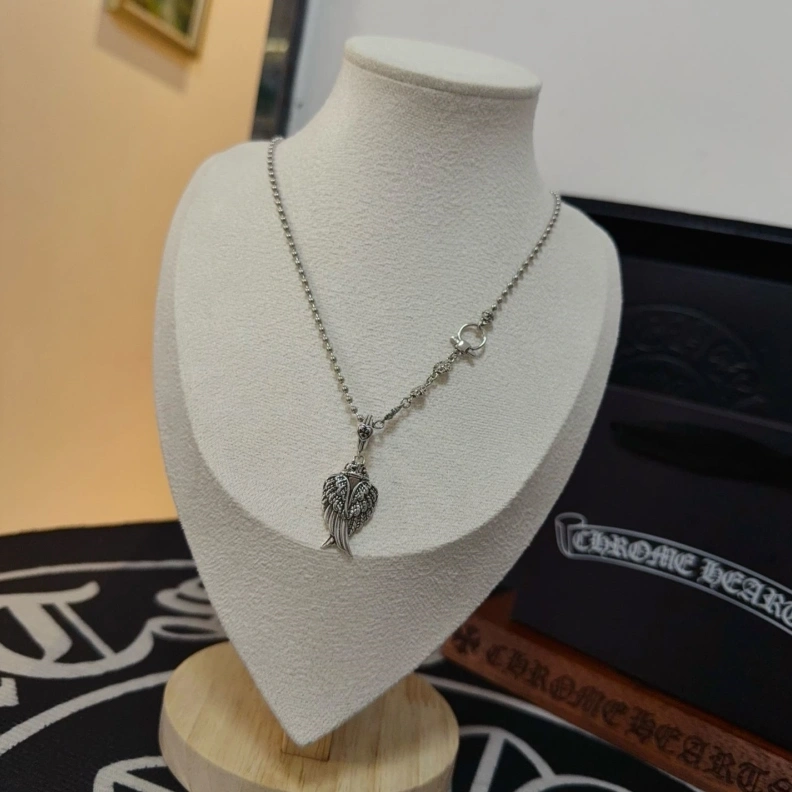 ModernLook Chrxmx Hxxrts Necklaces 296679