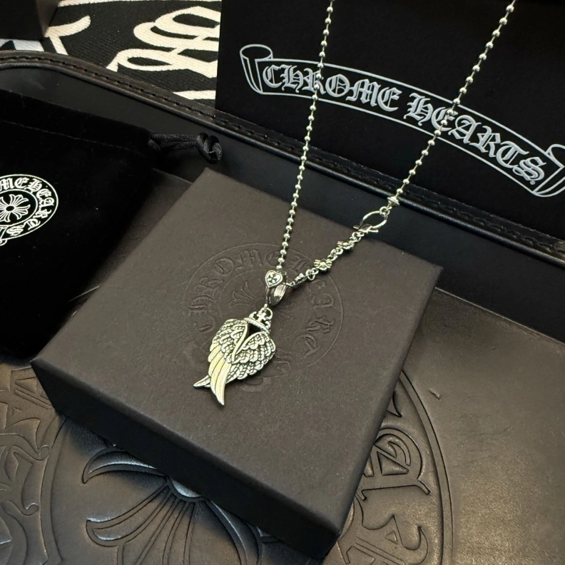 ModernLook Chrxmx Hxxrts Necklaces 296679