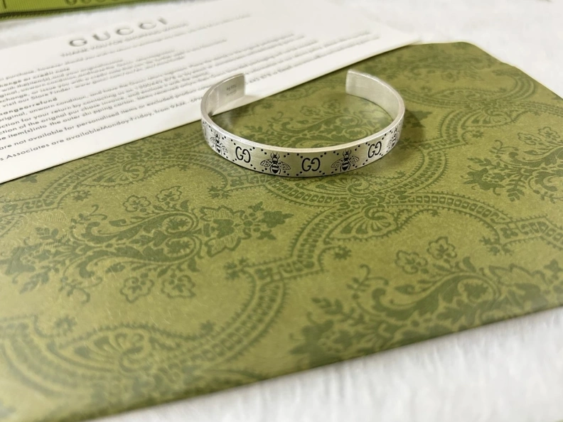 Fashionable Gxccx Bracelets 302808