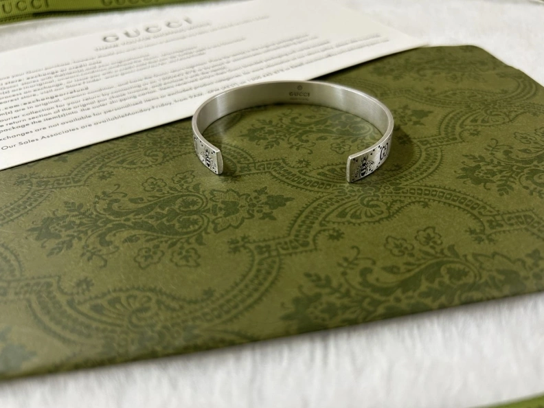 Fashionable Gxccx Bracelets 302808