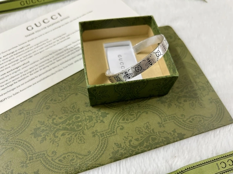 Fashionable Gxccx Bracelets 302808