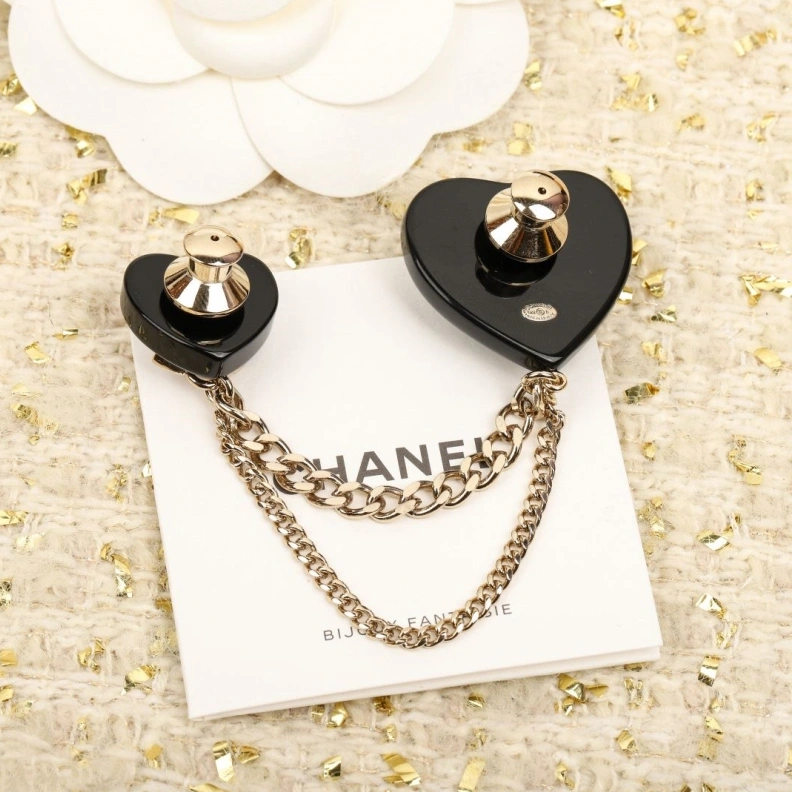Versatile Chxnxl Brooches 286332