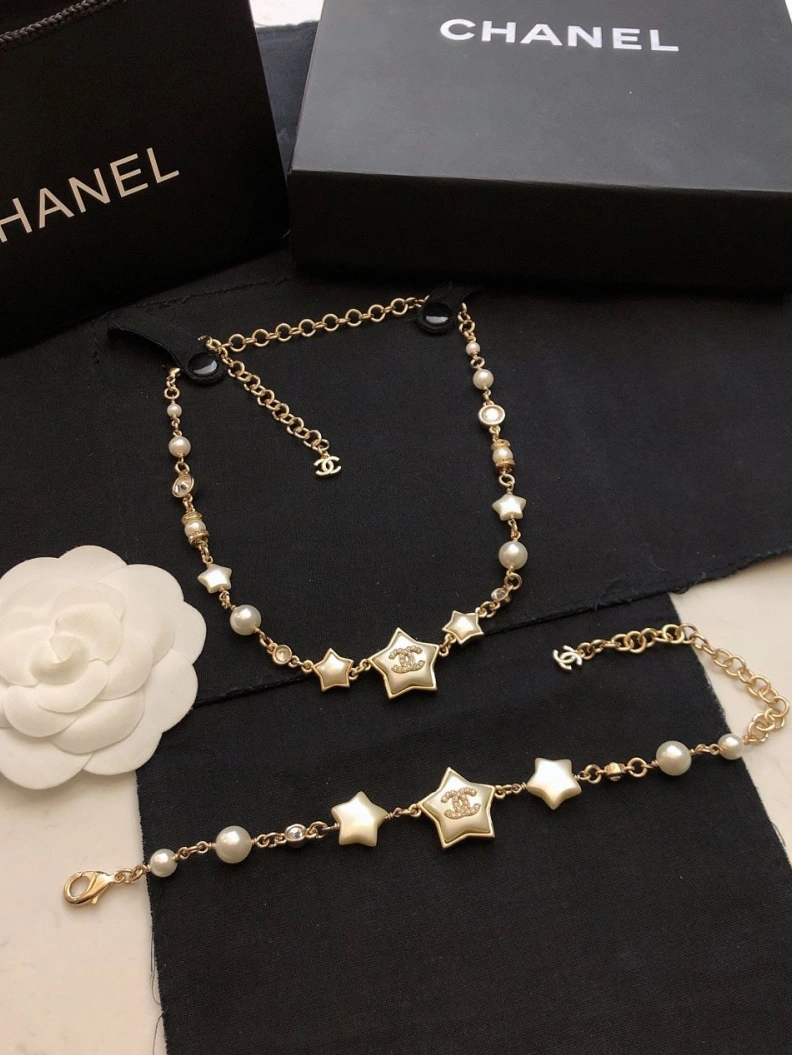 ModernLook Chxnxl Necklaces 285275