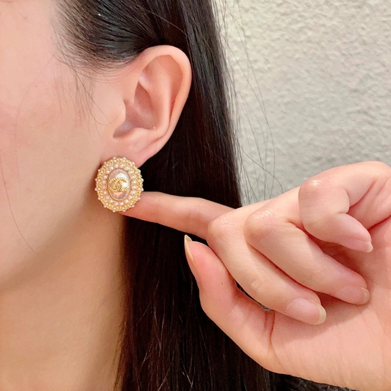 Minimalist Chxnxl Earrings 285619