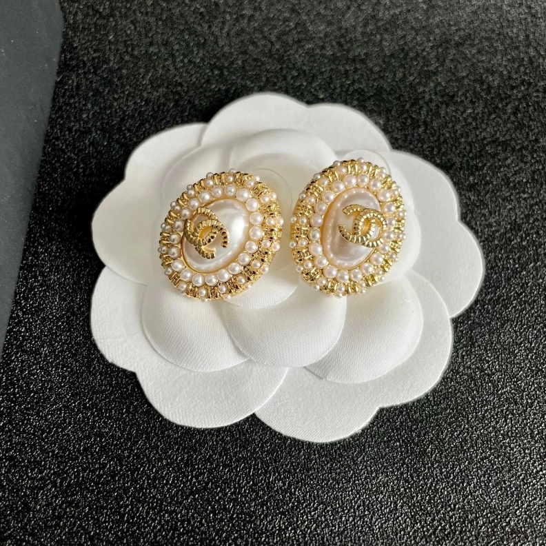 Minimalist Chxnxl Earrings 285619