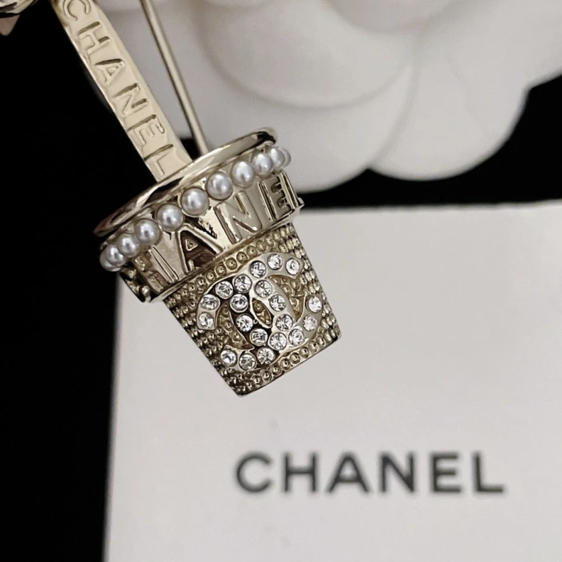 Chxnxl Brooches Resilient 286328