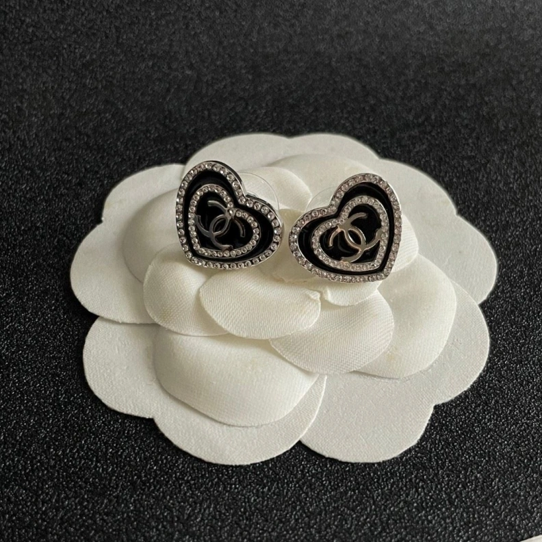 Comfortable Chxnxl Earrings 285604