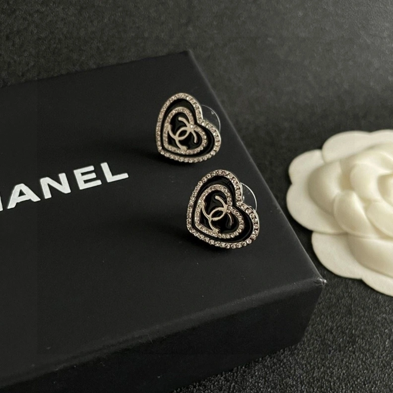 Comfortable Chxnxl Earrings 285604