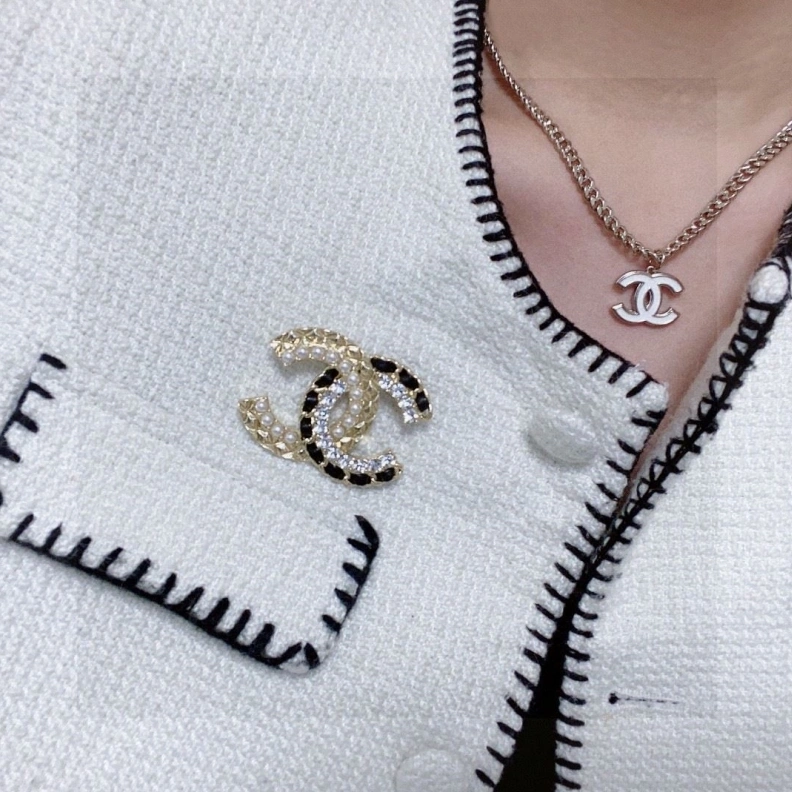 Classic Chxnxl Brooches 286326