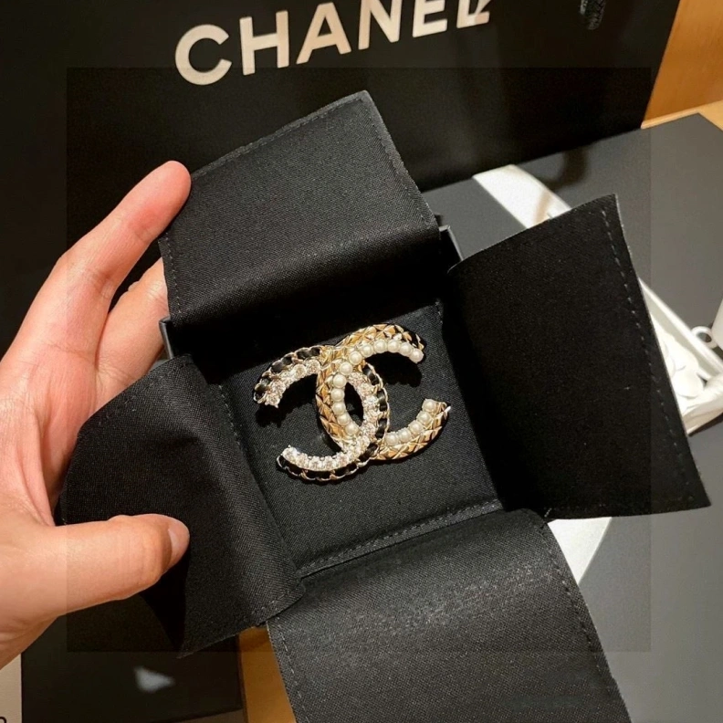 Classic Chxnxl Brooches 286326