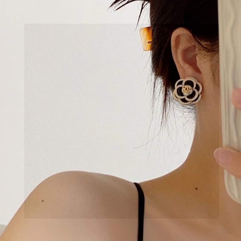 Trendsetting Chxnxl Earrings 285590