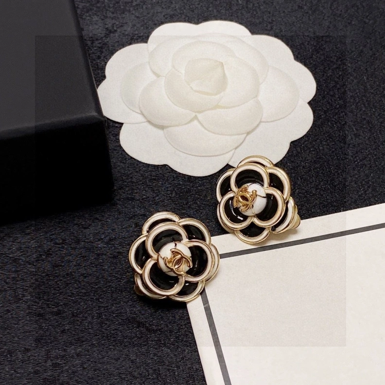 Trendsetting Chxnxl Earrings 285590