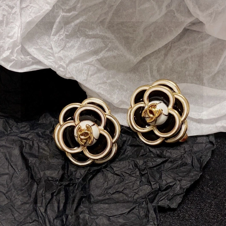 Trendsetting Chxnxl Earrings 285590