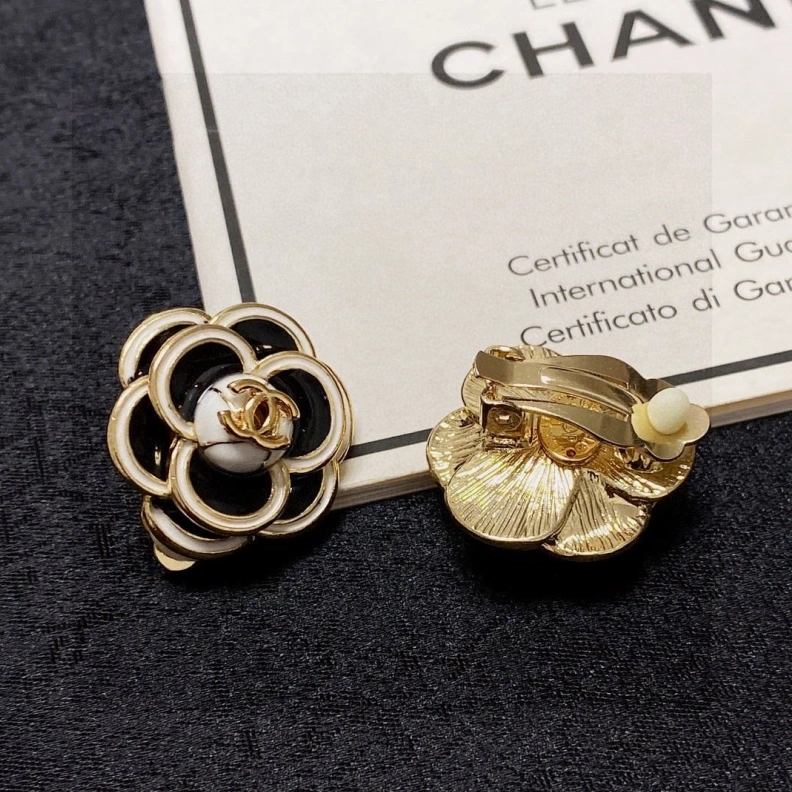 Trendsetting Chxnxl Earrings 285590