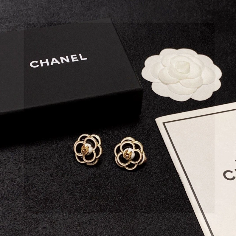 Trendsetting Chxnxl Earrings 285590