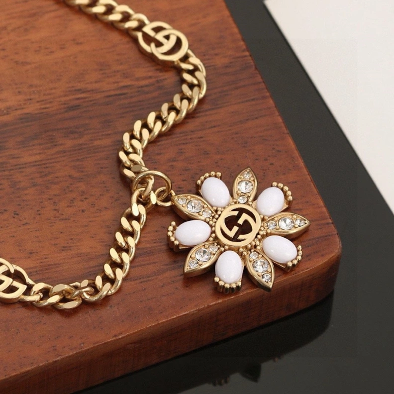 Gxccx Necklaces ModernLook 302492