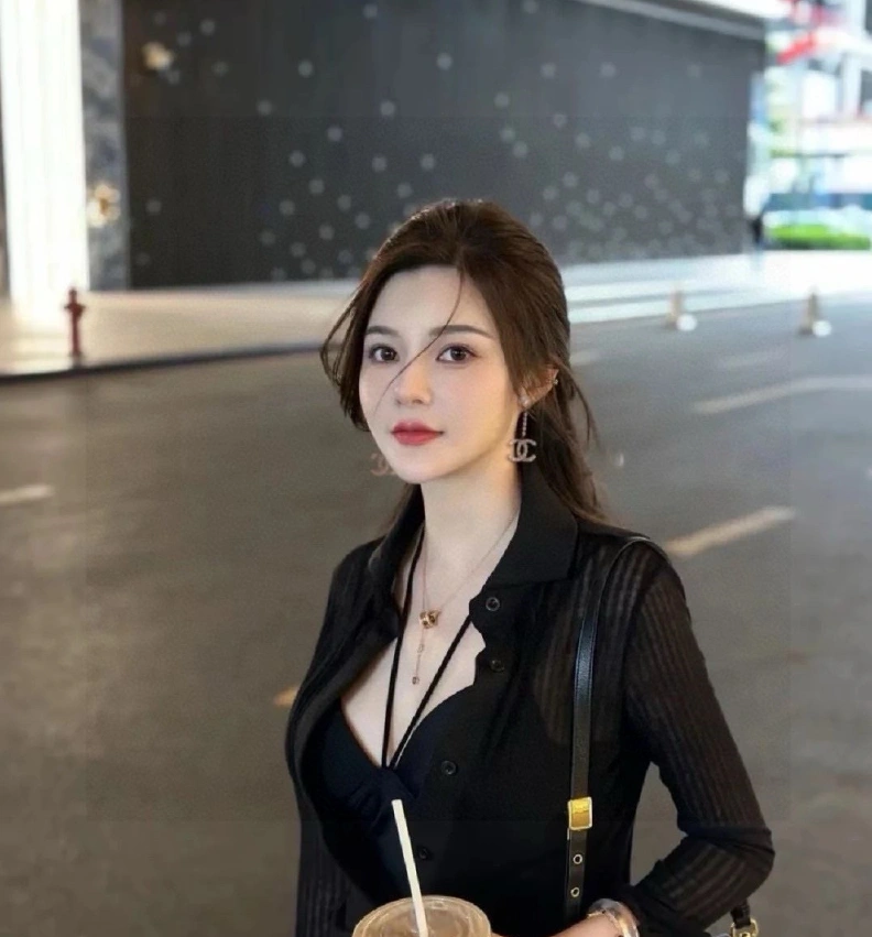 Chxnxl Earrings Timeless 285580