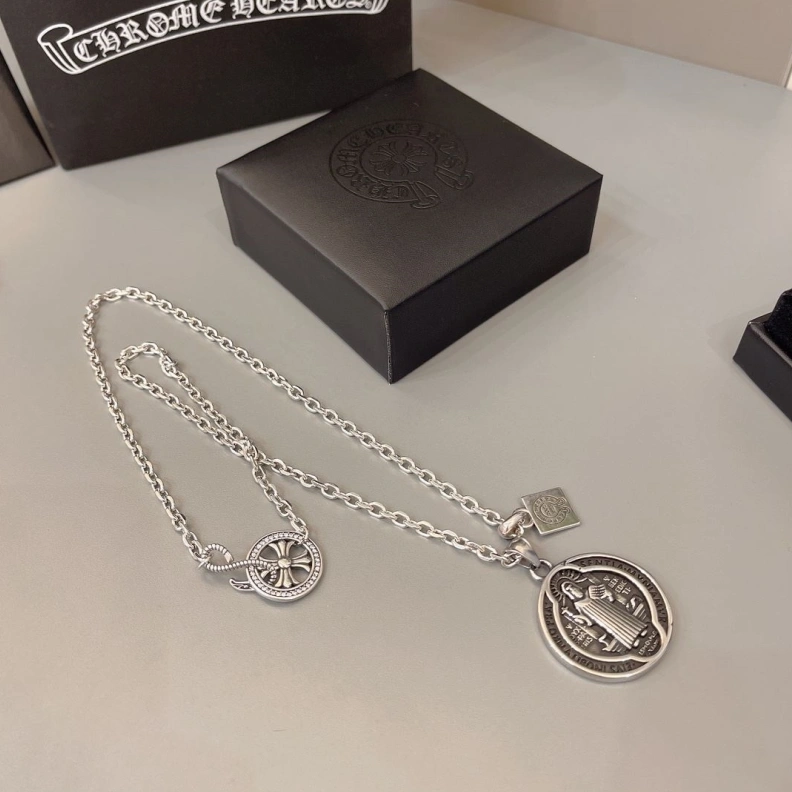 EyeCatching Chrxmx Hxxrts Necklaces 296653