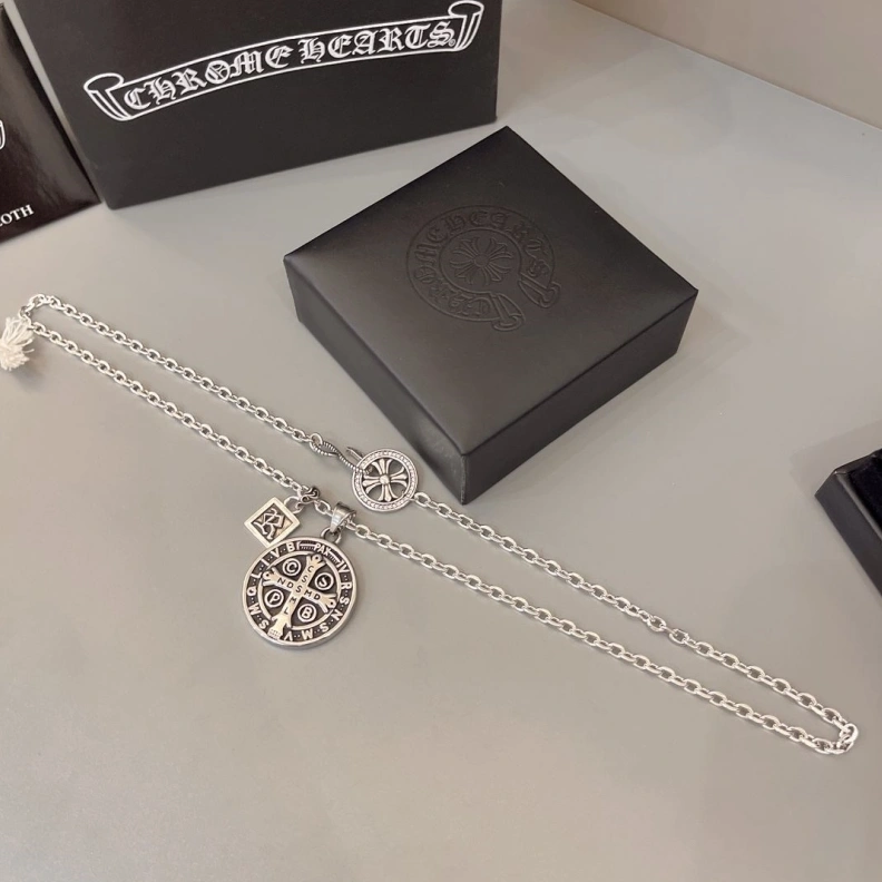 EyeCatching Chrxmx Hxxrts Necklaces 296653