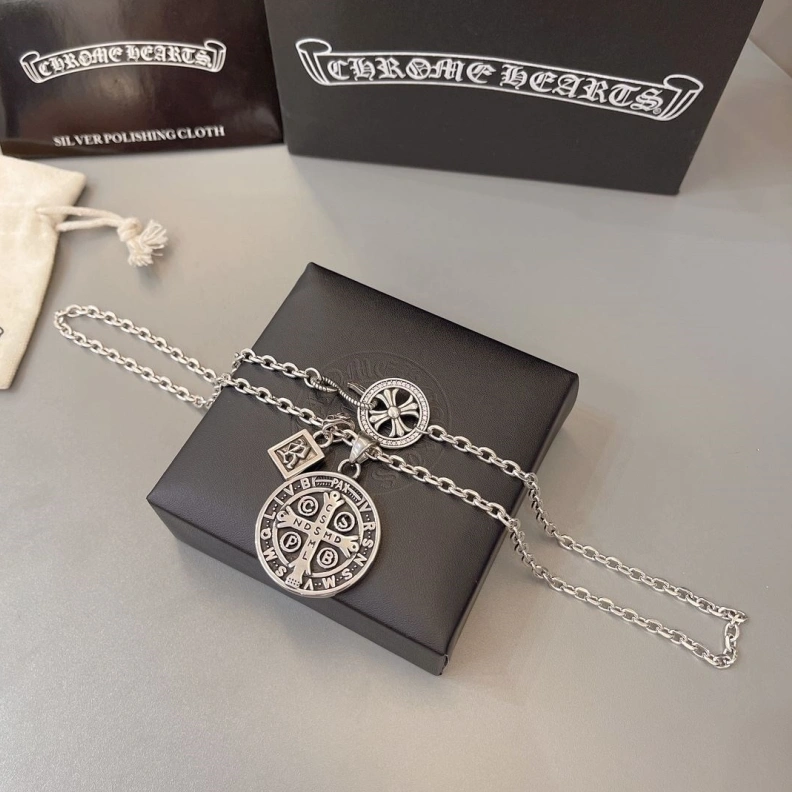 EyeCatching Chrxmx Hxxrts Necklaces 296653